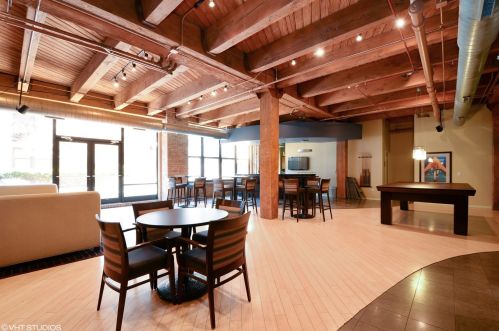 1040 Adams St, Chicago IL  60607-2912 exterior