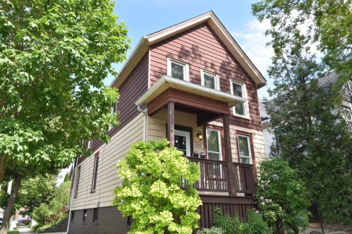 1724 Astor St, Milwaukee, WI 53202-1506