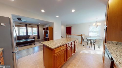 7500 Fordson Rd, Alexandria VA 22306-2222 exterior