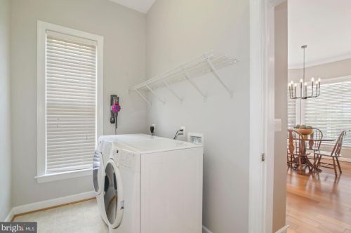 19372 Ml Dm Pl, Leesburg VA 20176-1637 exterior