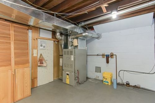 87 Upland Ave, Webster MA  01570-1643 exterior