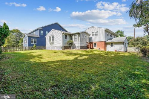 1730 Great Falls St, Mc Lean VA  22101-5063 exterior