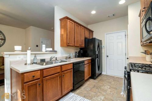 2753 Keystone Ave, Lithonia GA exterior