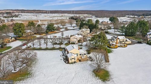 19840 Meredith Dr, Rockville MD 20855-2426 exterior