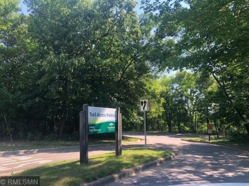 5089 Main St, Maple Plain MN 55359-9430 exterior