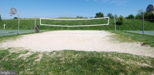 6020 Kestner Cir, Alexandria VA  22315-4833 exterior