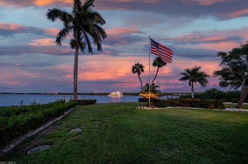 1857 Galleon Dr, Naples FL 34102-7635 exterior