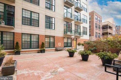 112 2nd St, Philadelphia PA 19106 exterior