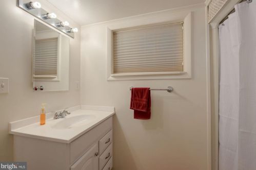 3928 Livingston St, Washington DC 20015-2921 exterior