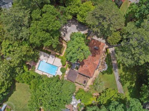 2515 Habersham Rd, Atlanta GA 30305-3566 exterior