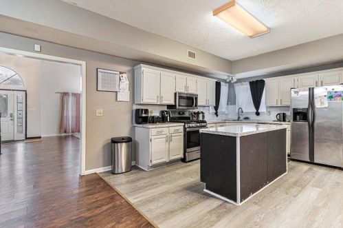 585 Shore Rd, Lithonia GA  30058-5990 exterior