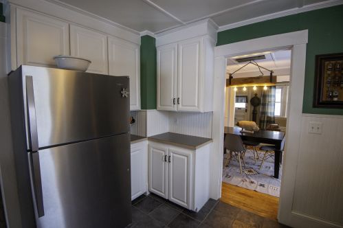 42 Noyes St, Concord NH 03301-2327 exterior