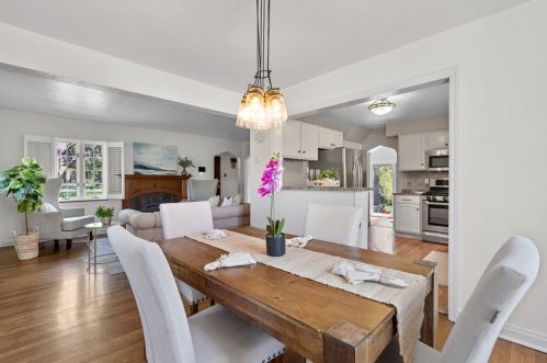 600 Parkview Dr, Pittsburgh PA  15243-2008 exterior