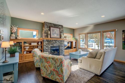 2489 Schneider Ct, Chaska, MN 55318-4539