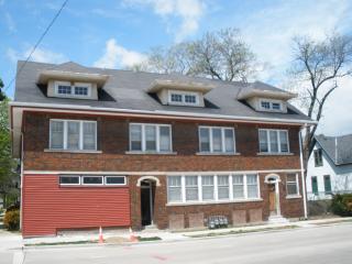 3903 Port Washington Rd, Milwaukee WI  53212-1152 exterior