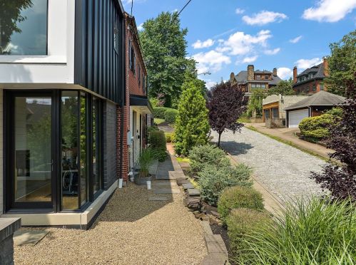 6338 Bryant St, Pittsburgh PA  15206-1703 exterior