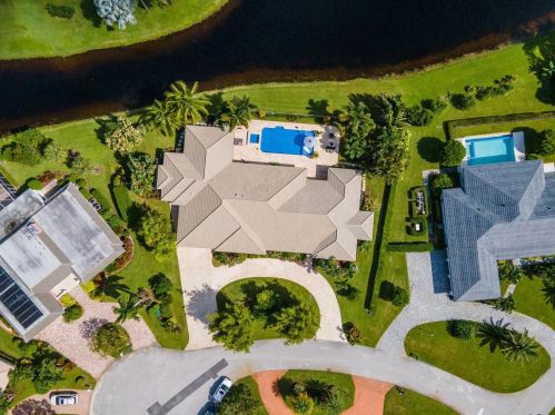 4803 Oak Cir, Boynton Beach FL 33436-5922 exterior