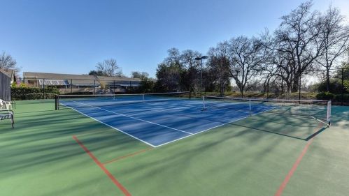 700 Diamond Glen Cir, Folsom CA 95630-3157 exterior