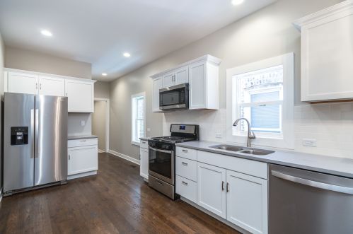 529 46 St, Chicago IL 60653-4501 exterior