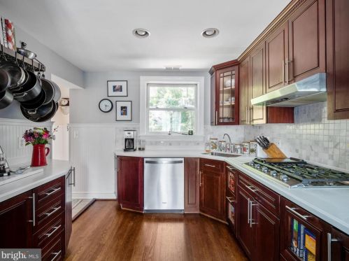 301 Glendale Ave, Alexandria VA 22301-2407 exterior