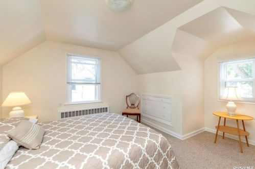 93 Fenimore St, Valley Stream NY 11580-3408 exterior