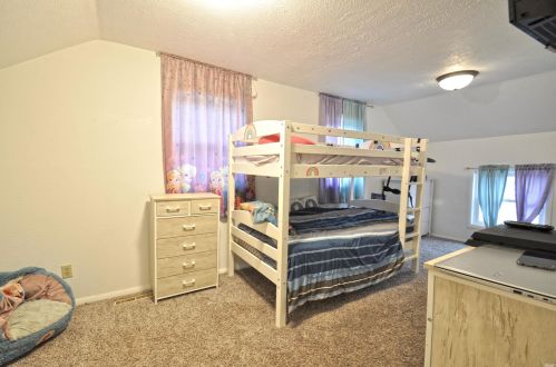 214 Lawrence St, Mishawaka IN 46545-6123 exterior