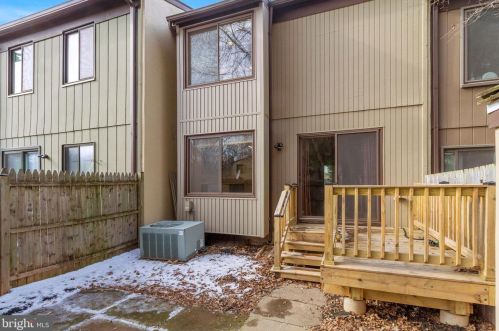 7825 Muirfield Ct, Rockville MD 20854-4078 exterior