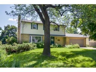 521 Blake Rd, Hopkins, MN 55343-8554