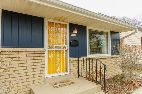 9350 Melvina St, Milwaukee WI  53222-2537 exterior