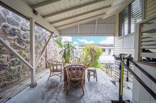 1541 Alencastre St, Honolulu HI 96816-1903 exterior