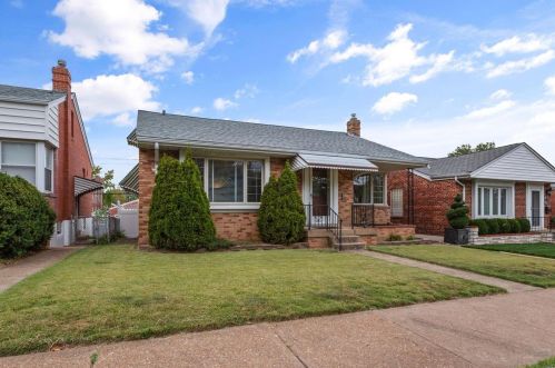 5227 Pernod Ave, Saint Louis MO 63139-1329 exterior