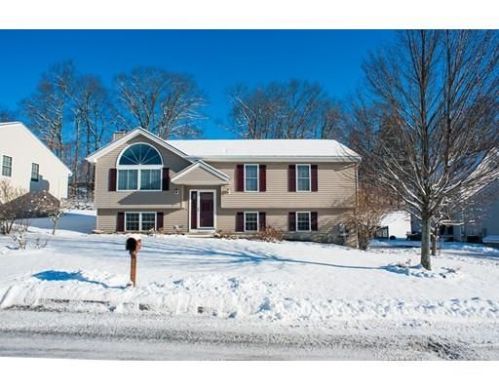 62 Moreland Green Dr, Worcester, MA 01609-1076