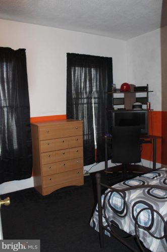 6705 Glenloch St, Philadelphia PA 19135-2224 exterior