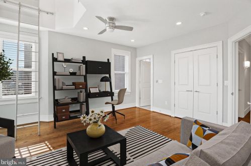 420 3rd St, Washington DC  20003-1930 exterior