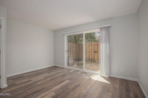 3630 Kenbrooke Ct, Kalamazoo MI 49006-5437 exterior