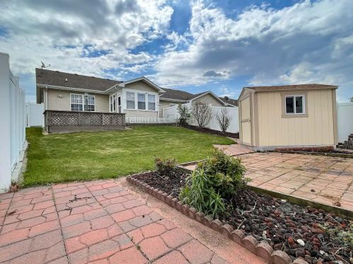 8466 Marshall Pl, Gary IN 46410-5697 exterior