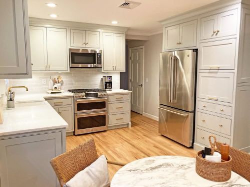 8 Meriden Pl, Huntington Station, NY 11747-1004