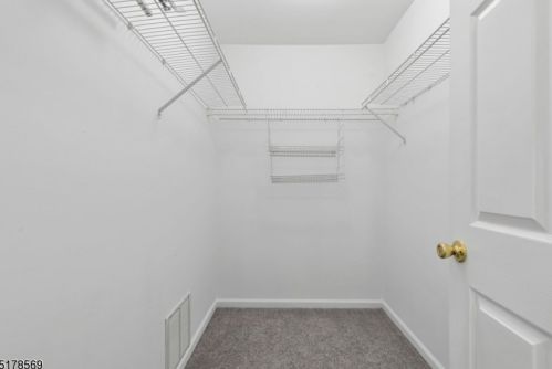 1006 Robin Ct, Green Brook NJ 08812-1737 exterior