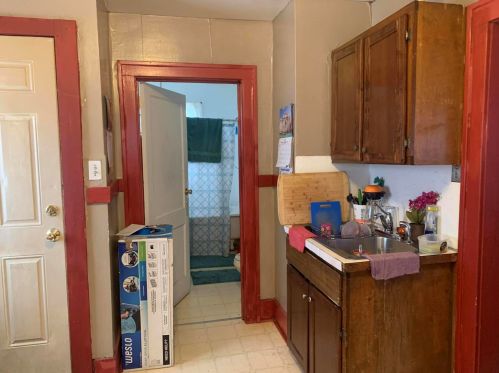 1319 Muskegon Ave, Grand Rapids MI 49504-3122 exterior