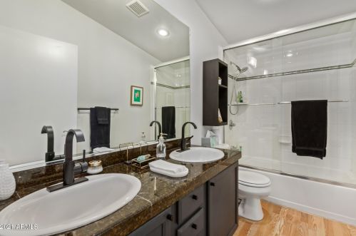 4027 45 Pl, Phoenix AZ 85050-6843 exterior