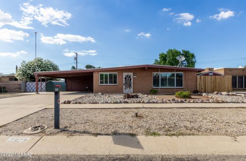 7325 35th St, Tucson AZ  85710-6048 exterior