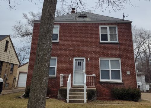 5838 42nd St, Milwaukee WI  53221-3928 exterior