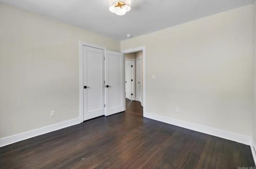 11 Hutchinson Blvd, Mount Vernon NY 10552-2510 exterior