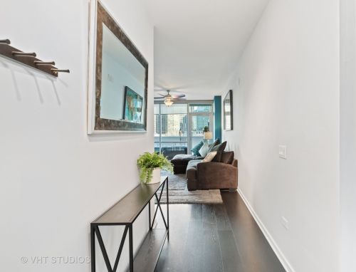 123 Green St, Chicago, IL 60607-2636