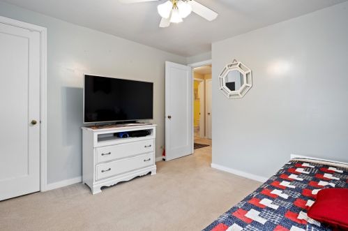 650 Malibran Dr, Pittsburgh PA 15237-5660 exterior