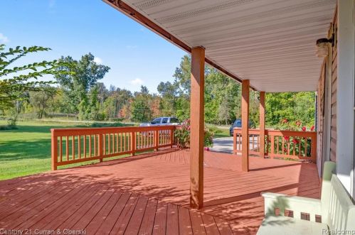 1787 Sashabaw Rd, Brandon MI  48462-9163 exterior