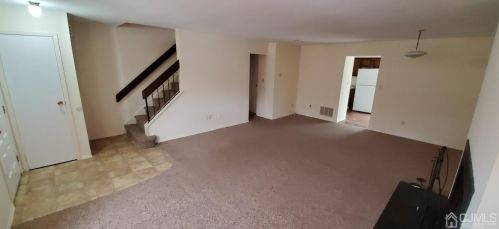 306 Merrywood Dr, Edison NJ  08817-2503 exterior