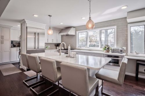 4 Inwood Pl, Huntington Station NY 11747-1519 exterior