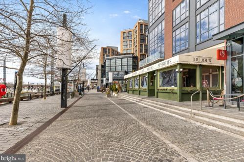 525 Water St, Washington DC  20024 exterior