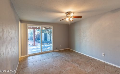 8545 Calle Bolivar, Tucson AZ 85715-5604 exterior